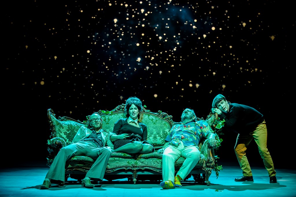 Bartłomiej Bobrowski (Sir Tobiasz), Joanna Kwiatkowska-Zduń (Maria), Mariusz Benoit (Sir Andrzej), Henryk Simon (Sebastian). Fot. Krzysztof Bieliński 
